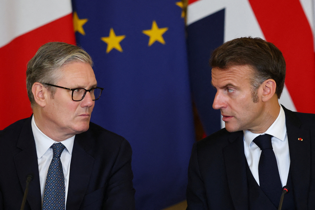 Thủ tướng Anh Keir Starmer (trái) và Tổng thống Pháp Emmanuel Macron tại London ngày 10/7. Ảnh: AFP