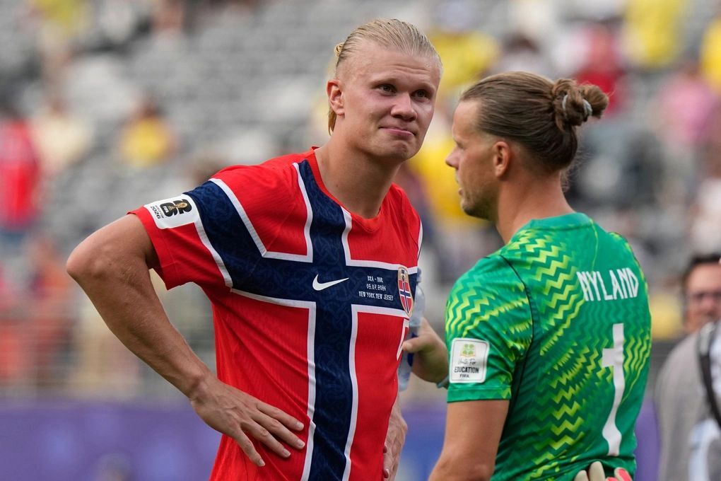 Tiền đạo Na Uy Erling Haaland (9) ăn mừng sau khi thắng Brazil 2-1 ở vòng 1/8 World Cup 2026 trên sân New York New Jersey ở Mỹ ngày 5/7/2026. Ảnh: AP