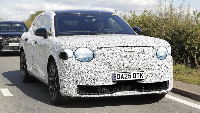 Bentley 'nhá hàng' mẫu xe hoàn toàn mới: SUV nhỏ hơn Bentayga, đi gần 500km/sạc, được hãng 'chăm chút nhất từ trước đến nay' - Ảnh 3.