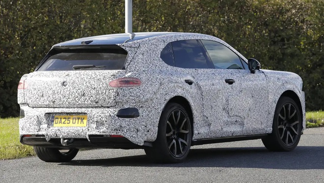 Bentley 'nhá hàng' mẫu xe hoàn toàn mới: SUV nhỏ hơn Bentayga, đi gần 500km/sạc, được hãng 'chăm chút nhất từ trước đến nay' - Ảnh 6.