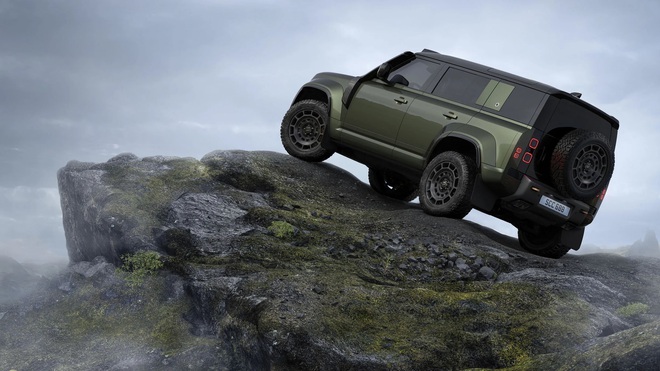 Defender 2027 ra mắt: Chia tay động cơ V8 huyền thoại, có phiên bản giảm gần 100 mã lực nhưng đánh đổi tiếng pô 'lực' hơn - Ảnh 2.