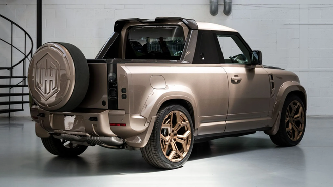 Defender biến hình thành xe bán tải: Từ 4 cửa thành 2 cửa, carbon khắp mọi nơi, dân chơi Việt muốn mua không dễ - Ảnh 2.