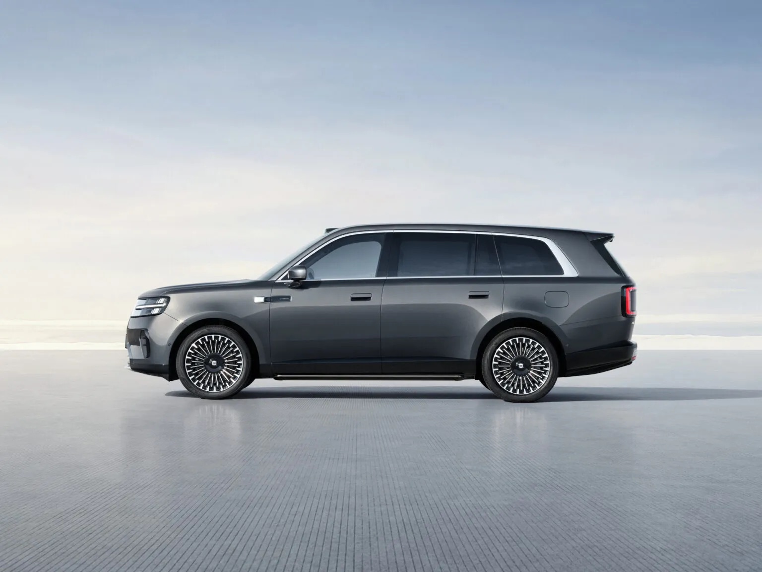 SUV mới của Xiaomi có kích thước lớn hơn Palisade, dáng hông như Cullinan, động cơ hybrid chạy tới 370km không cần xăng - Ảnh 2.