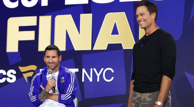 Messi trả lời khi được hỏi về bức ảnh anh tắm cho Yamal gần 20 năm trước, hôm 17/7. Ảnh: Foxsports