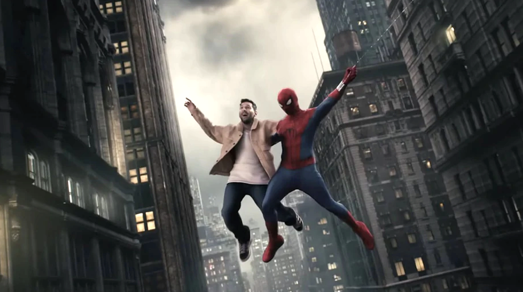 Khoảnh khắc Messi xuất hiện chung khung hình với nhân vật Người Nhện do Tom Holland thủ vai. Ảnh: Sony Pictures Vietnam