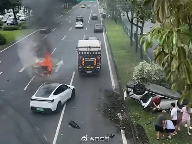 Xe BYD bốc cháy sau tai nạn liên hoàn: Cửa xe không thể mở, người lái và hành khách thoát chết trong gang tấc - Ảnh 3.