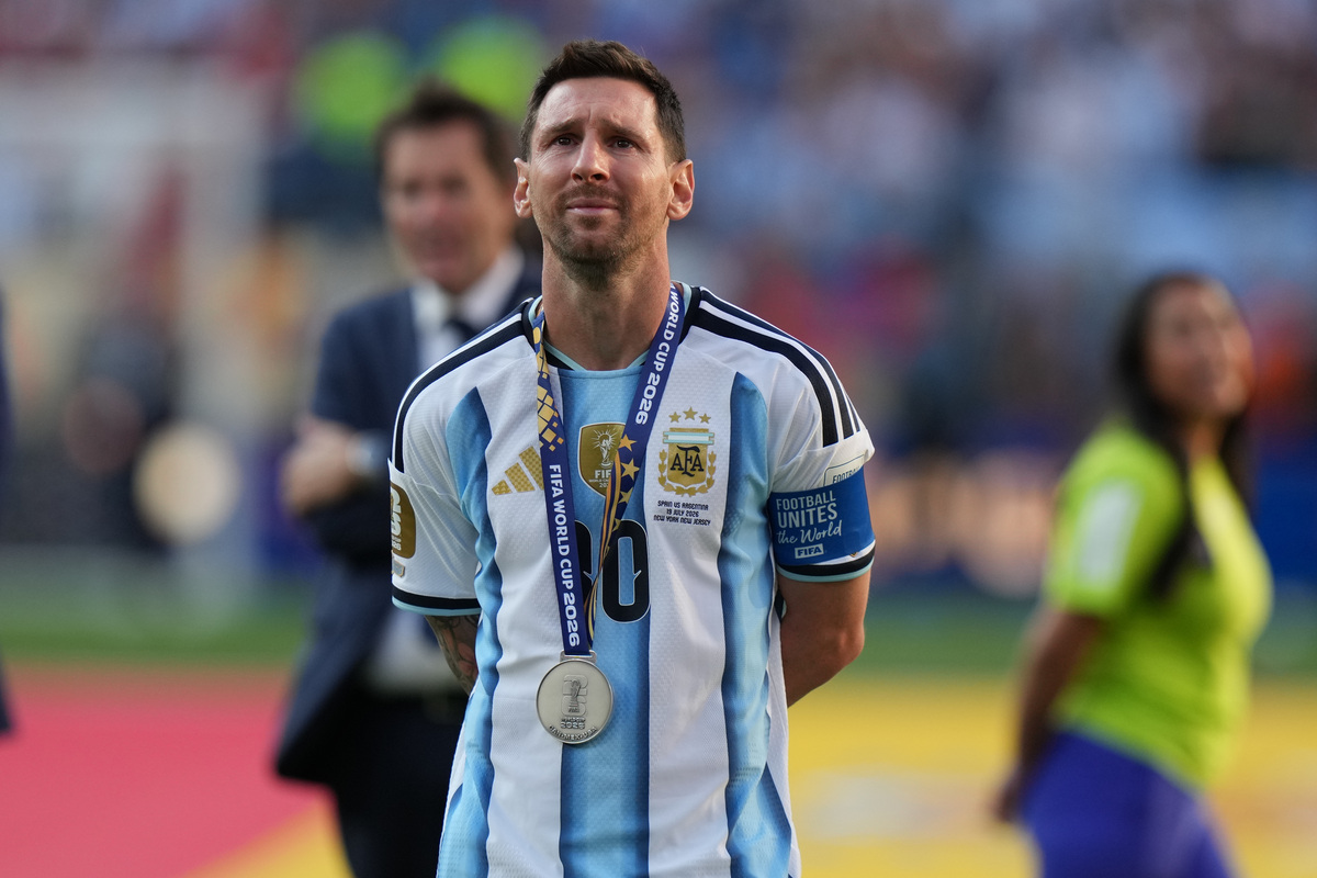 Messi bật khóc sau khi Argentina thua Tây Ban Nha ở trận chung kết World Cup 2026 tại East Rutherford, bang New Jersey, Mỹ, ngày 19/7/2026. Ảnh: AP