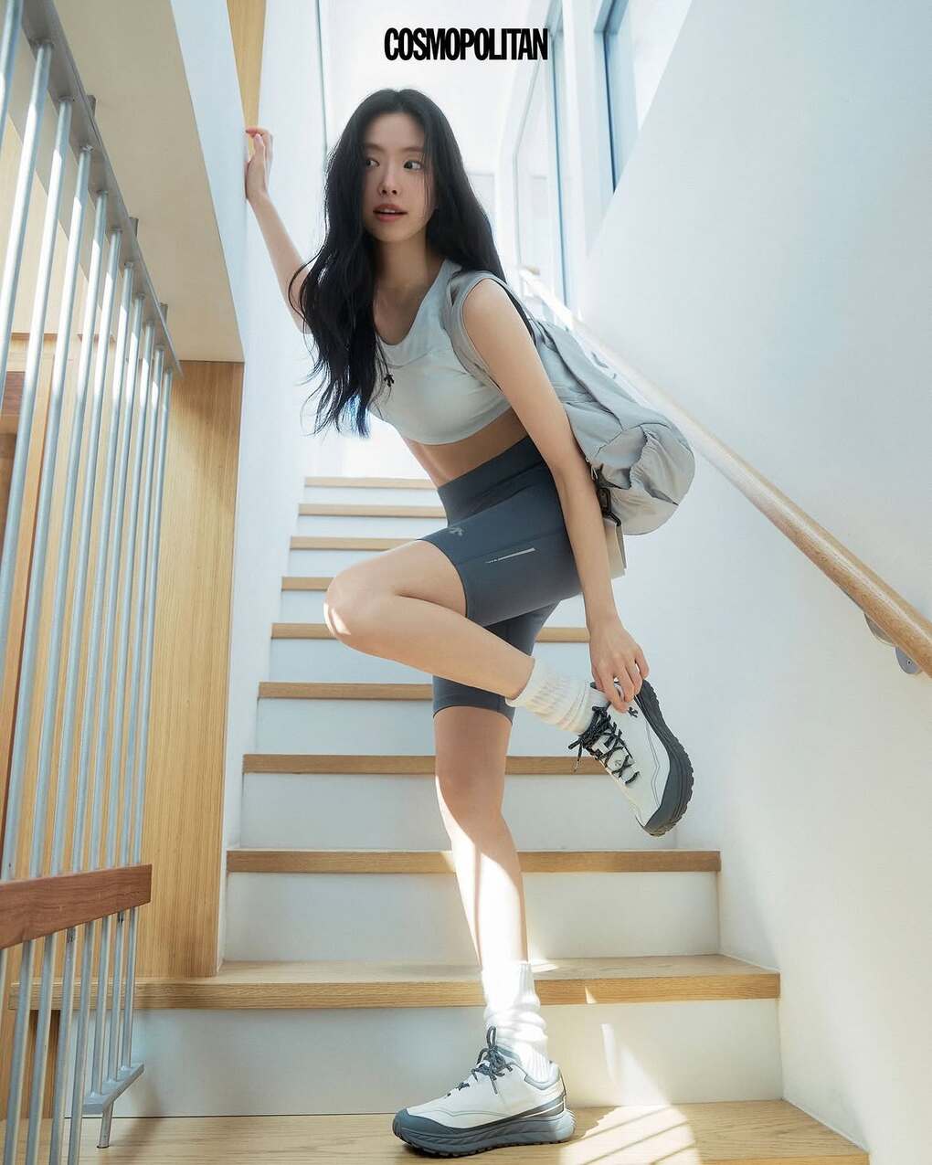 Diễn viên Son Na Eun cao khoảng 1,68 m, duy trì cân nặng 46 kg trong nhiều năm. Ảnh: Cosmopolitan