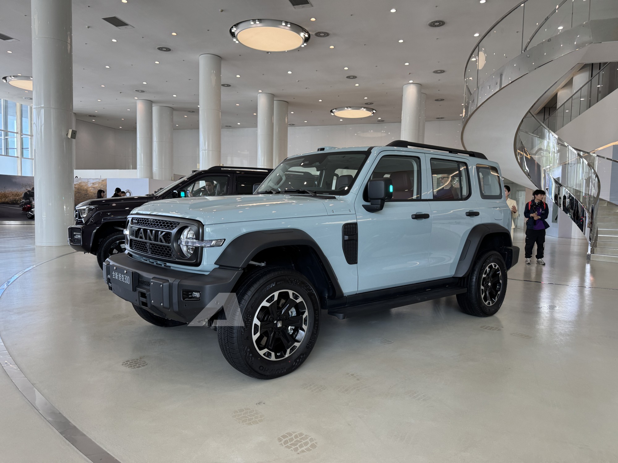 Sang Trung Quốc soi SUV Tank 300 2026 vừa ra mắt: Nâng cấp nhẹ nhưng có thêm công nghệ đáng giá, 'sáng cửa' về Việt Nam với tùy chọn máy dầu - Ảnh 1.