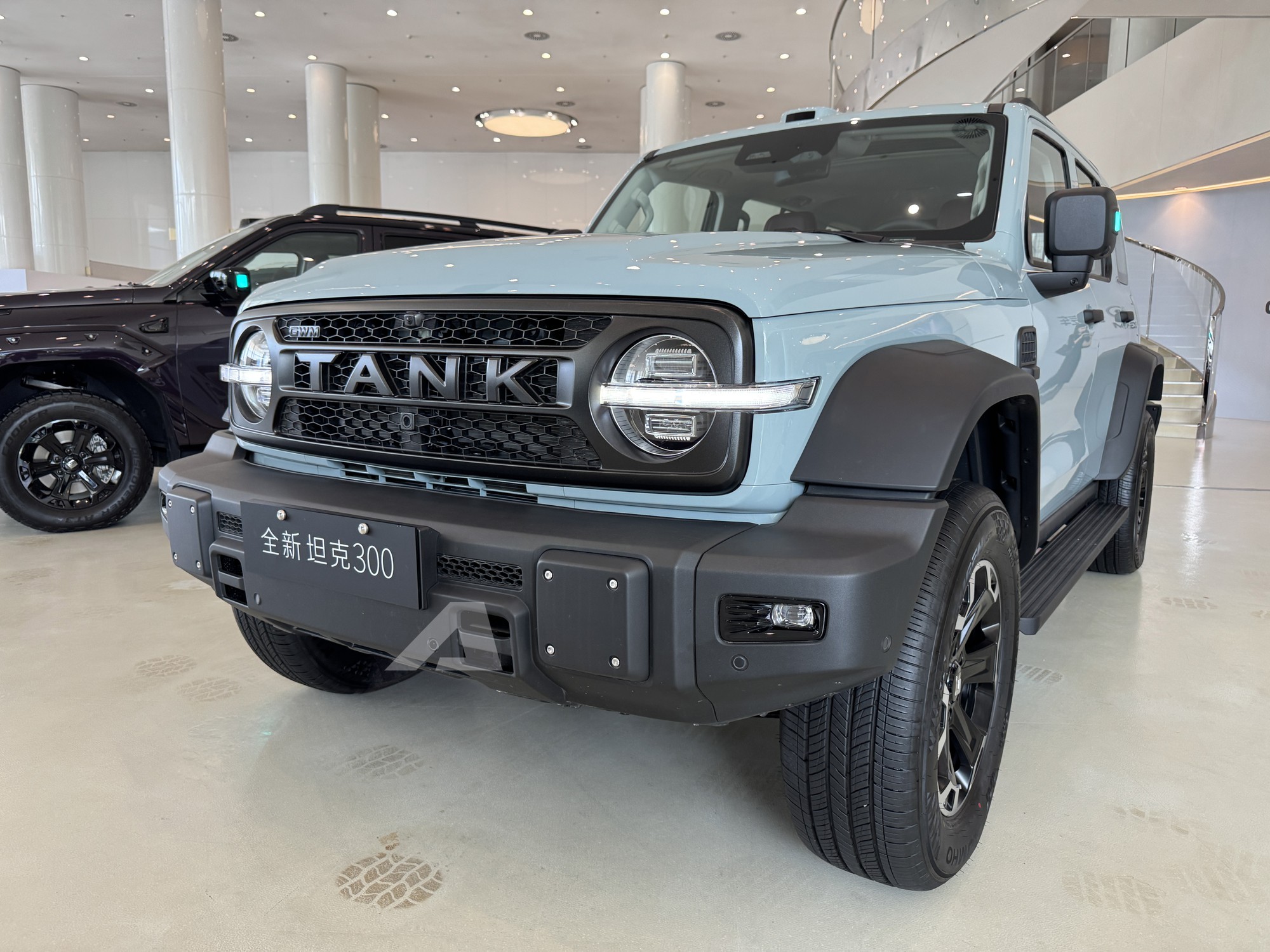 Sang Trung Quốc soi SUV Tank 300 2026 vừa ra mắt: Nâng cấp nhẹ nhưng có thêm công nghệ đáng giá, 'sáng cửa' về Việt Nam với tùy chọn máy dầu - Ảnh 2.