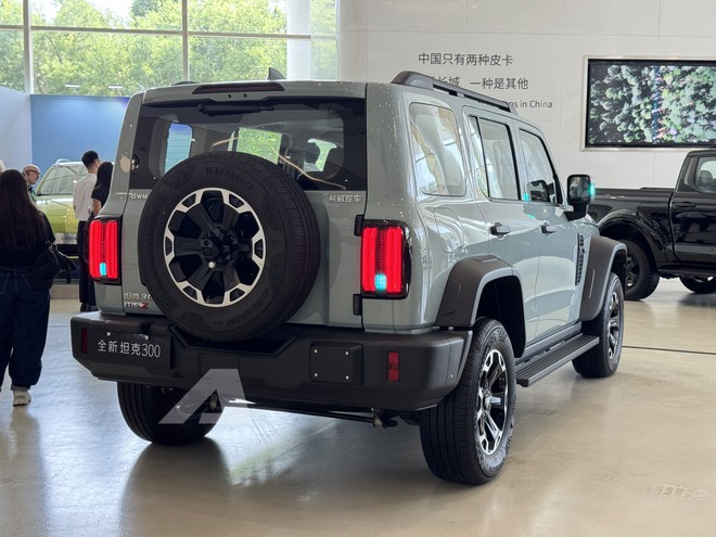 Sang Trung Quốc soi SUV Tank 300 2026 vừa ra mắt: Nâng cấp nhẹ nhưng có thêm công nghệ đáng giá, 'sáng cửa' về Việt Nam với tùy chọn máy dầu - Ảnh 4.