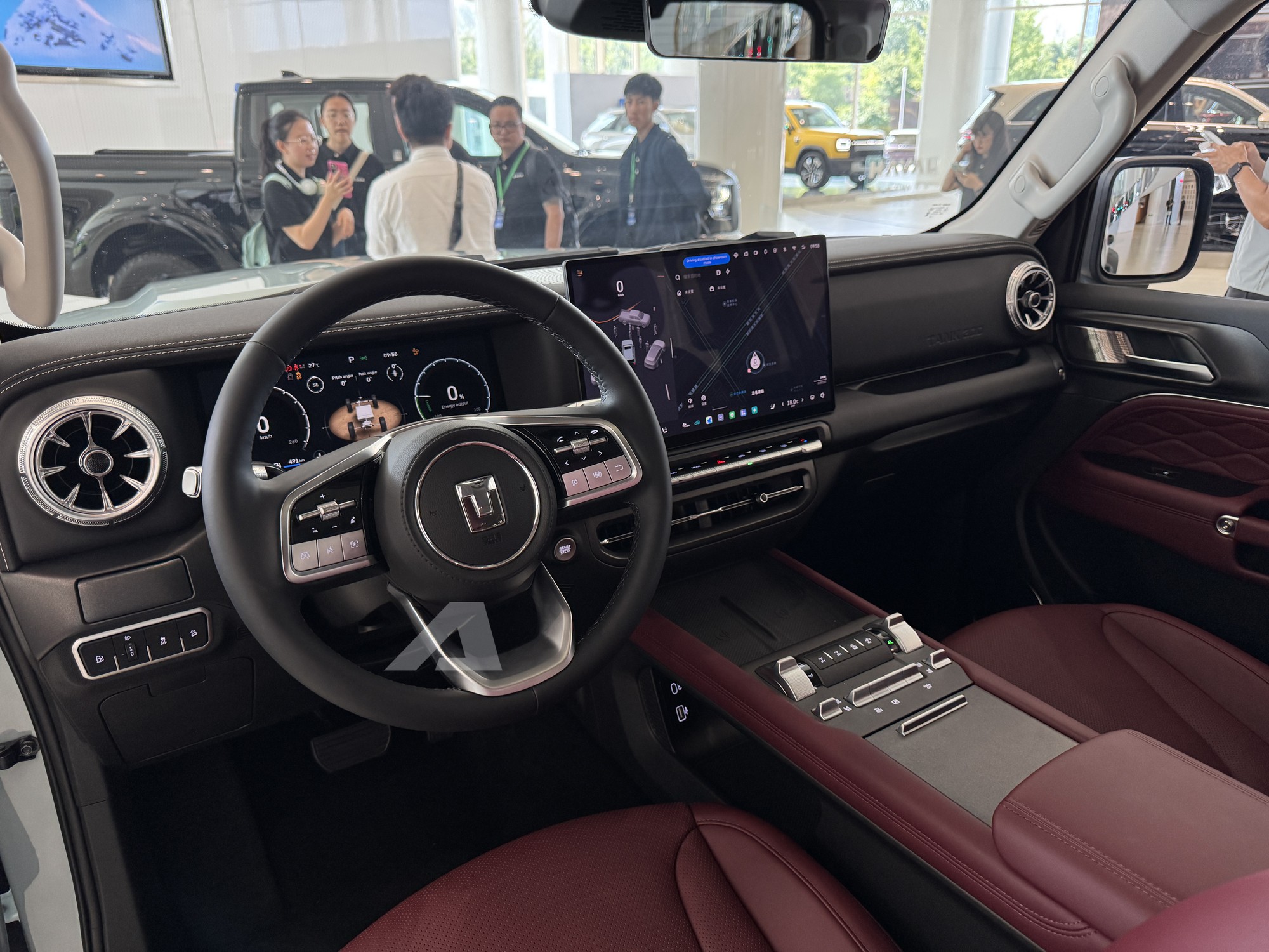 Sang Trung Quốc soi SUV Tank 300 2026 vừa ra mắt: Nâng cấp nhẹ nhưng có thêm công nghệ đáng giá, 'sáng cửa' về Việt Nam với tùy chọn máy dầu - Ảnh 5.
