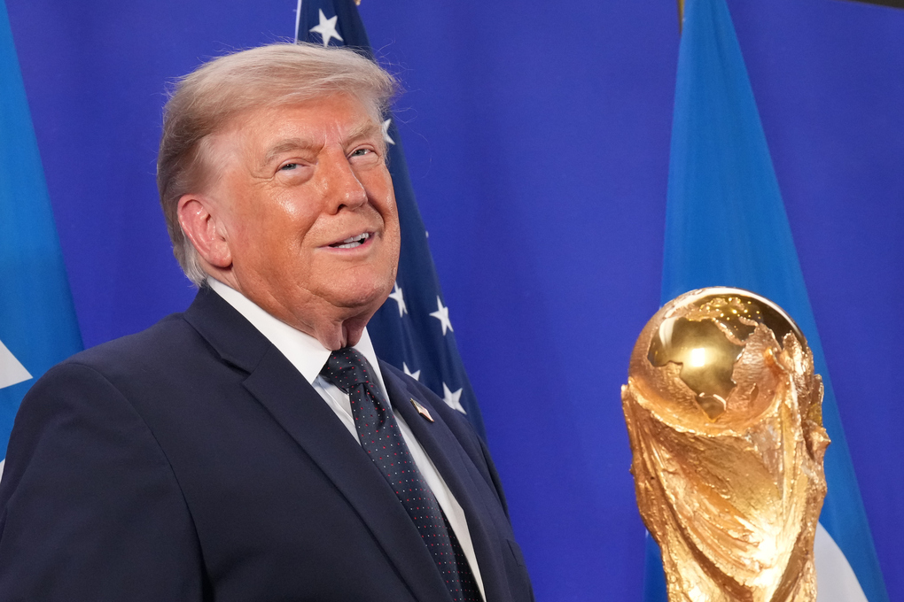 Tổng thống Donald Trump tại tháp Trump ở New York ngày 17/7. Ảnh: AP