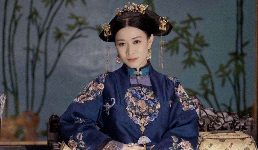 Con gái doanh nhân xuất nhập khẩu vượt biến cố trở thành Á hậu giàu có, 51 tuổi chưa chồng đẹp như gái 30 - 5