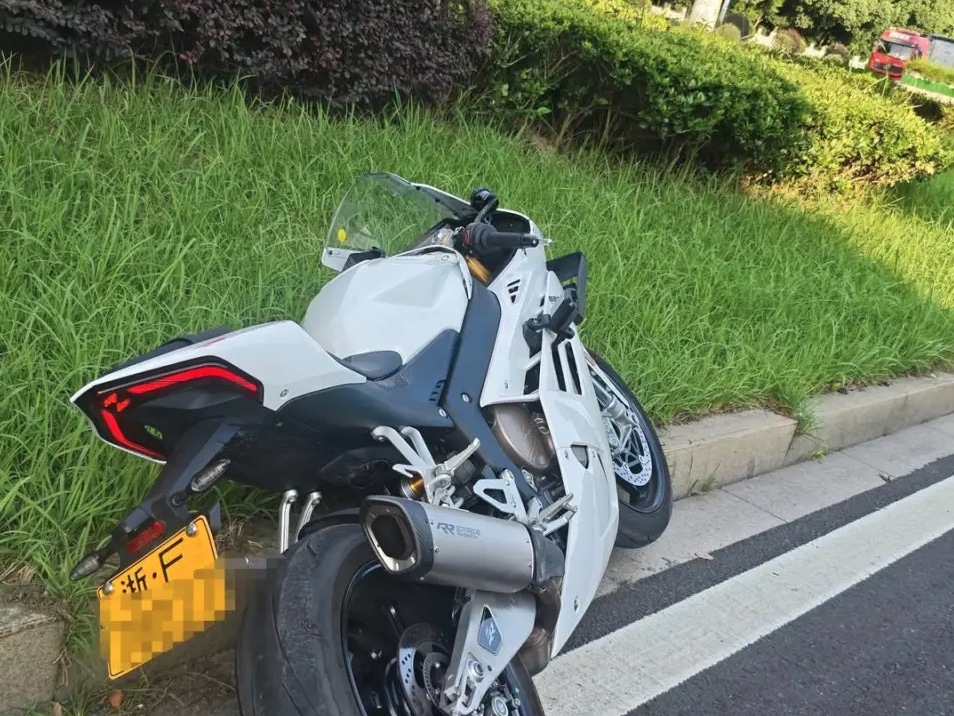 Đang ngồi ô tô, người đàn ông phát hiện xe máy "ma" tự lái: Bám theo gần 3km mới thấy kết cục - Ảnh 3. Đang ngồi ô tô, người đàn ông phát hiện xe máy "ma" tự lái: Bám theo gần 3km mới thấy kết cục - Ảnh 3.