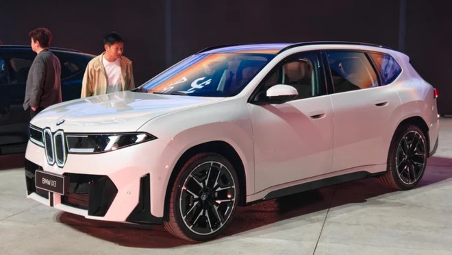 BMW iX3 bản này mà về nước thì xuyên Việt không phải nghĩ: Đầy pin chạy gần 920km, sạc 10 phút thêm 400km nữa - Ảnh 1.