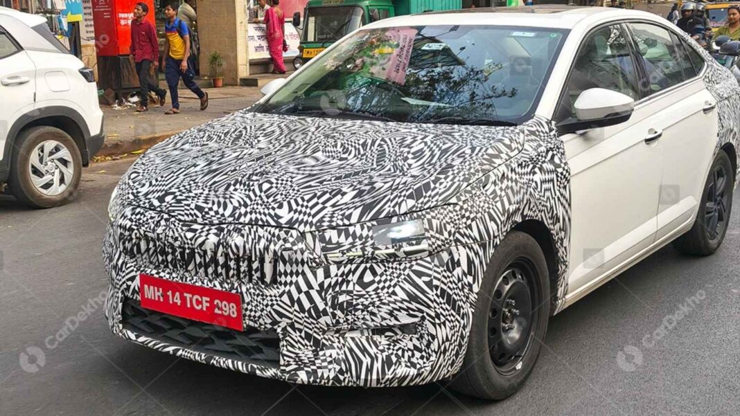 Skoda Slavia 2026 chốt ra mắt tháng sau: Giao diện long lanh hơn với nhiều LED trang trí, màn hình có thể lớn hơn, hộp số 8 cấp, tăng sức cạnh tranh City, Accent - Ảnh 1.