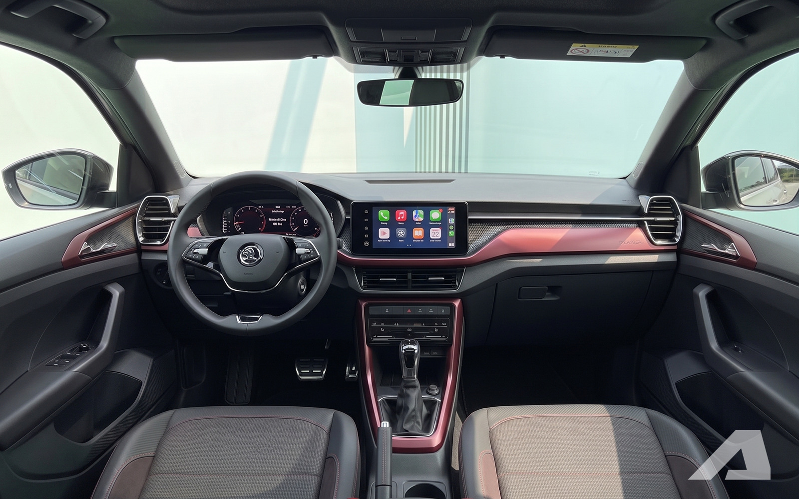 Skoda Slavia 2026 chốt ra mắt tháng sau: Giao diện long lanh hơn với nhiều LED trang trí, màn hình có thể lớn hơn, hộp số 8 cấp, tăng sức cạnh tranh City, Accent - Ảnh 4.