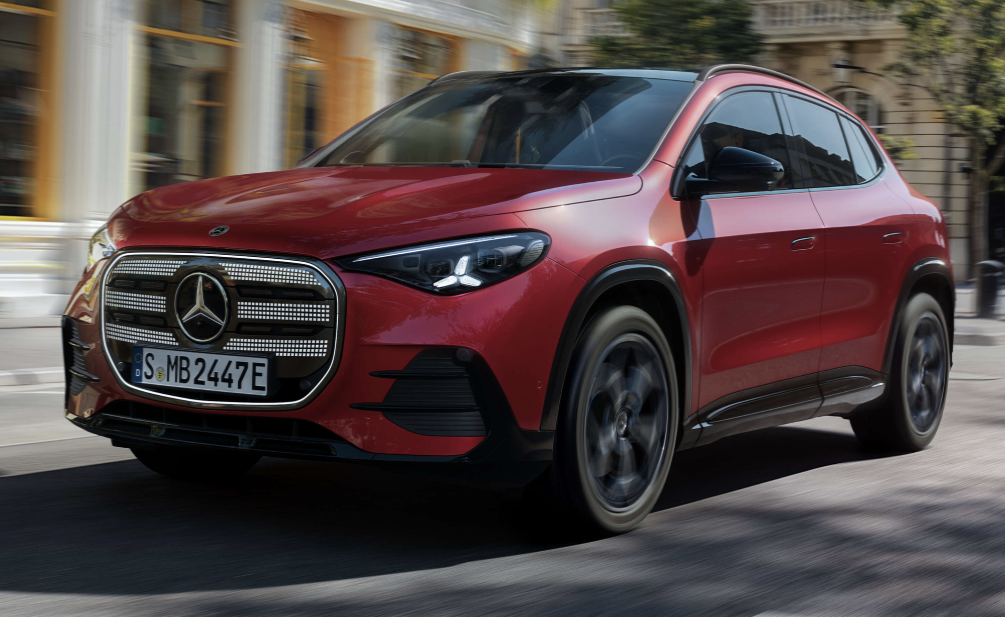 Mercedes-Benz GLA 2027 ra mắt: SUV điện chạy 657 km, sạc nhanh lên đến 320 kW, vẫn có bản hybrid cho người sợ đi cắm sạc - Ảnh 1.