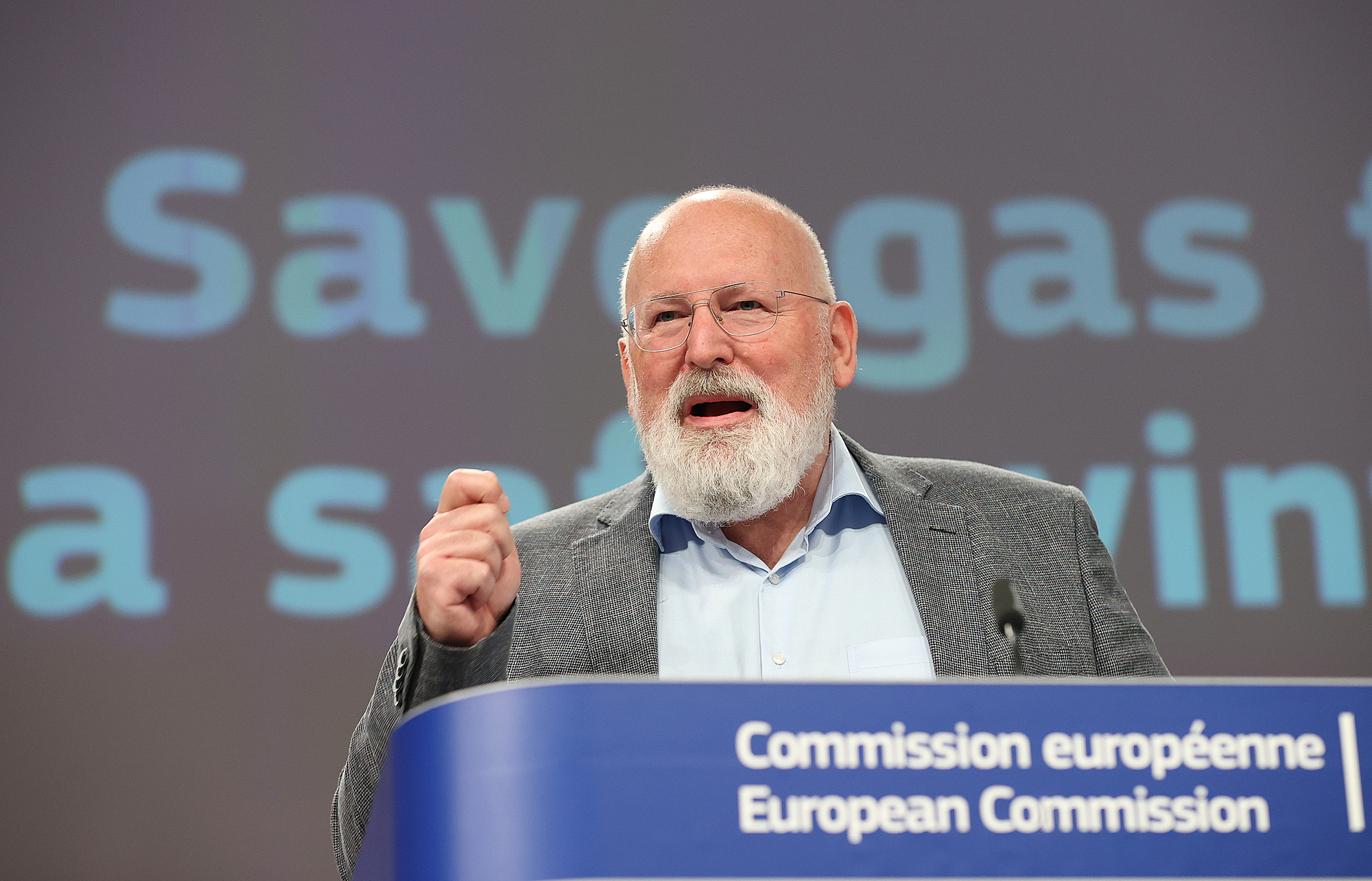 Phó Chủ tịch Ủy ban châu Âu (EC) Frans Timmermans phát biểu về các chính sách tiết kiệm năng lượng tại Brussels, thủ đô Bỉ, ngày 20/7. Ảnh: AFP.