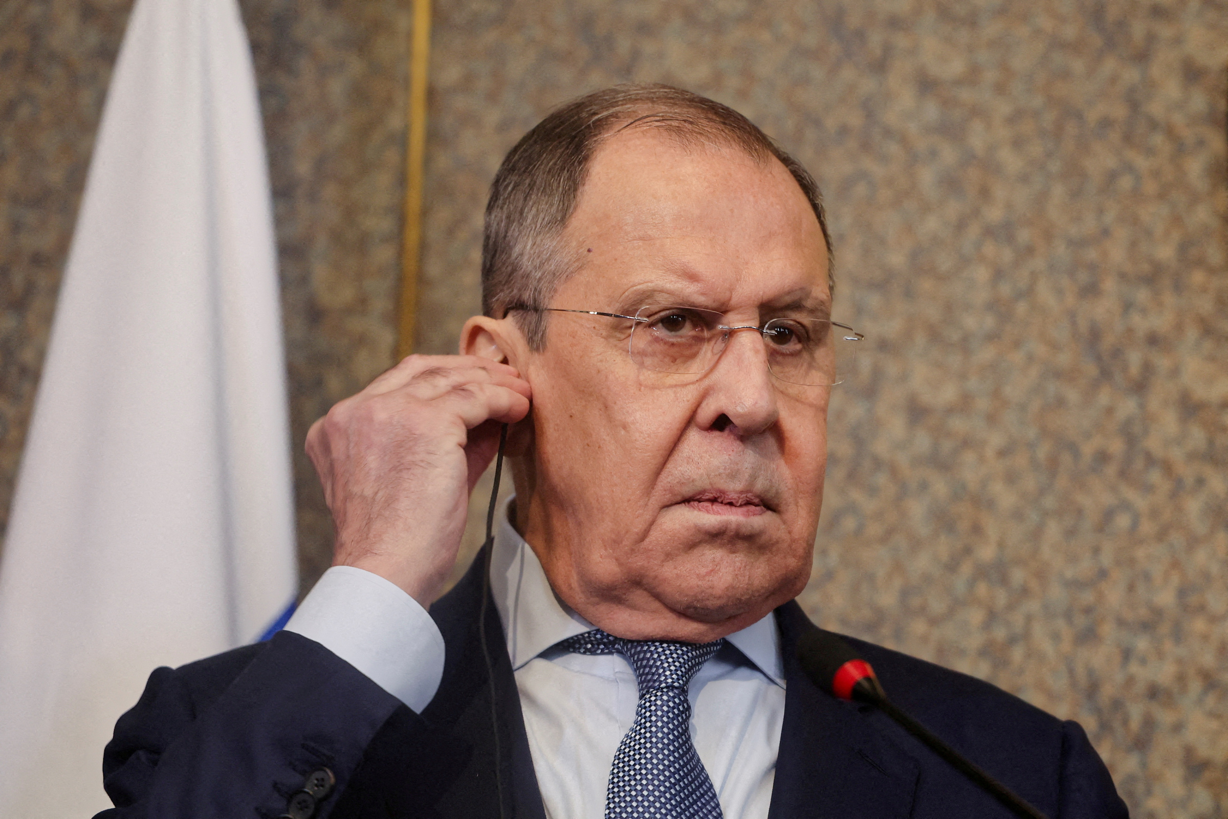 Ngoại trưởng Nga Sergei Lavrov tại cuộc họp báo chung với người đồng cấp Ai Cập Sameh Shoukry ở thủ đô Cairo ngày 24/7. Ảnh: Reuters.