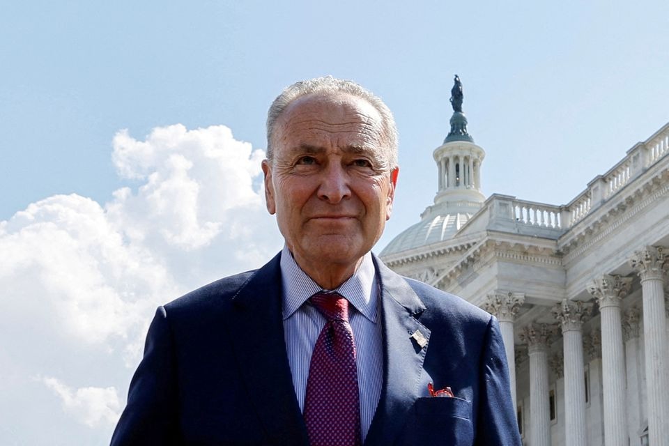 Lãnh đạo phe đa số tại Thượng viện Mỹ Chuck Schumer ở Đồi Capitol ngày 2/8. Ảnh: Reuters