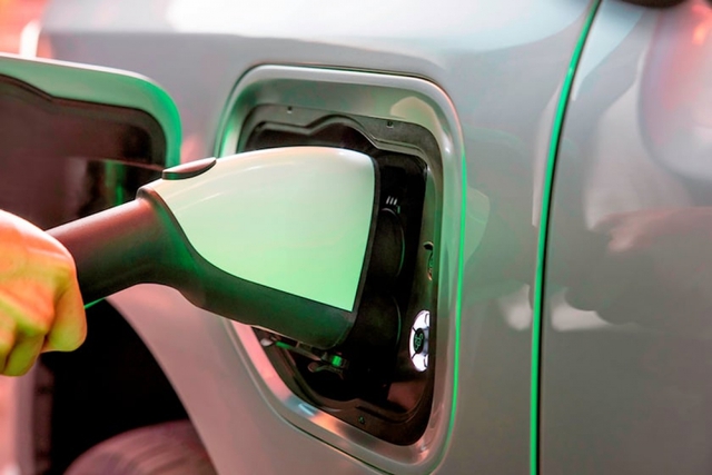 Ford, Toyota và GM kiên quyết phản đối dự luật thuế xe điện mới - Ảnh 1.