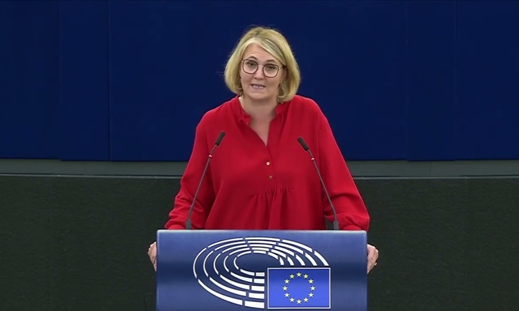 Chính trị gia Pháp Marie-Pierre Vedrenne phát biểu tại Nghị viện châu Âu hôm 8/6. Ảnh: Renew Europe