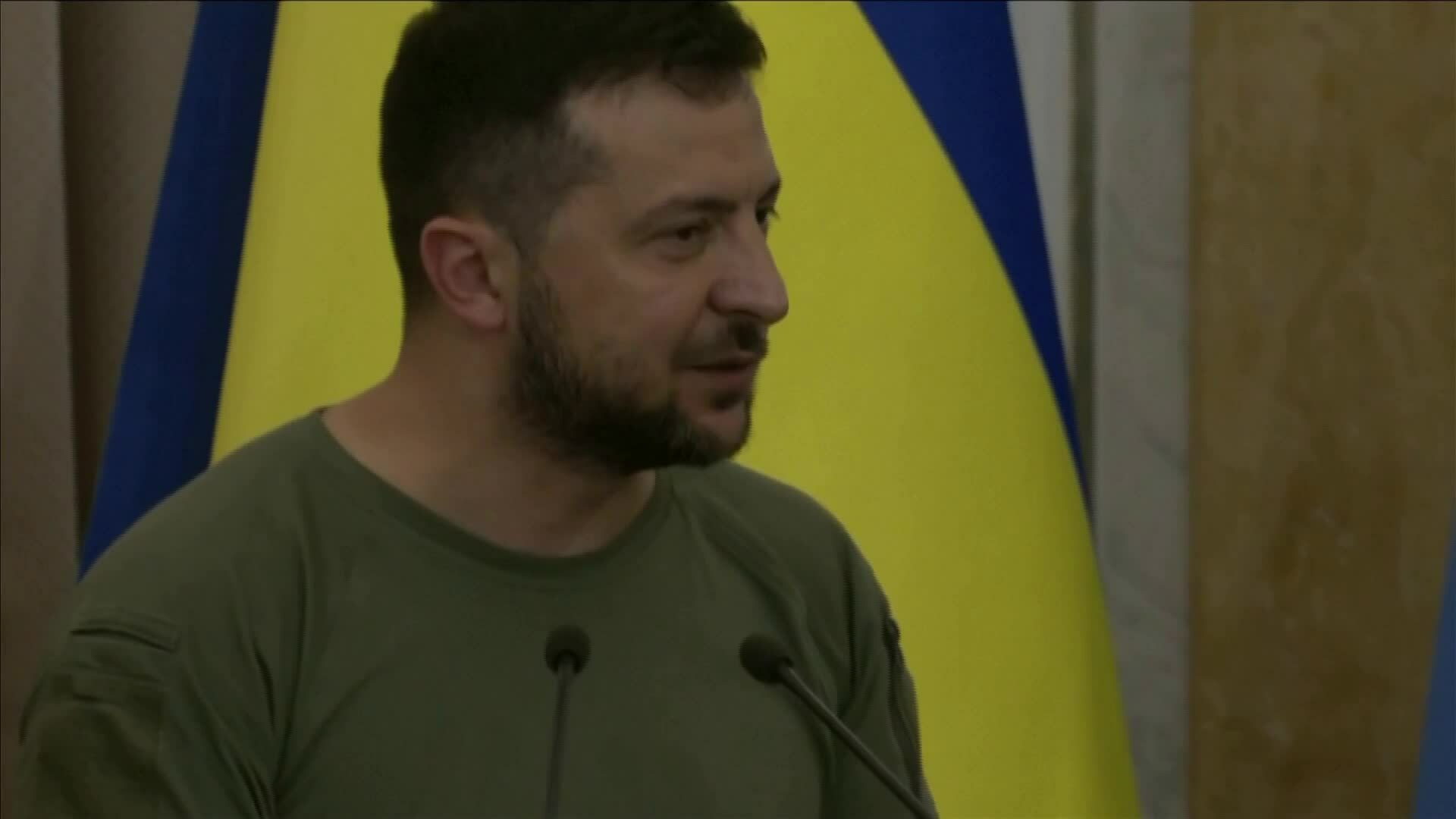 Tổng thống Ukraine tức giận vì phiên dịch viên cắt nội dung phát biểu
