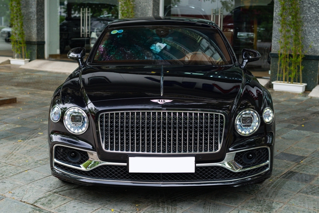 Bentley Flying Spur lăn bánh nhẹ 1.700 km giá 18,5 tỷ đồng - Ảnh 5.