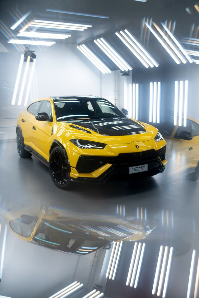 Lamborghini Urus Performante ra mắt: Siêu SUV nhẹ hơn, mạnh hơn bao giờ hết - Ảnh 4.