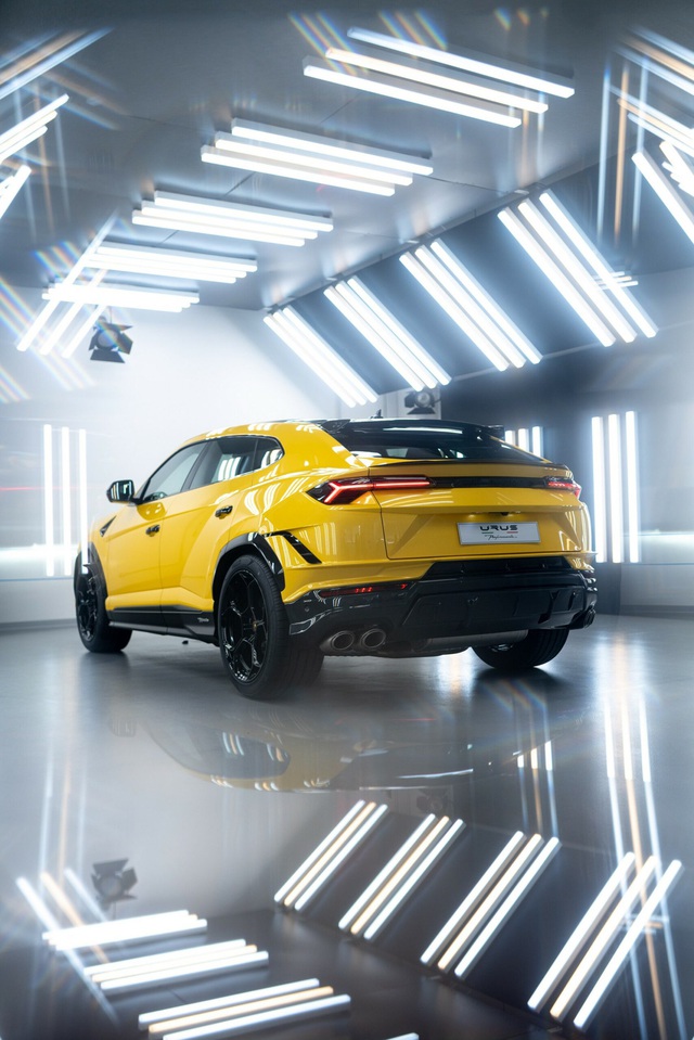 Lamborghini Urus Performante ra mắt: Siêu SUV nhẹ hơn, mạnh hơn bao giờ hết - Ảnh 5.