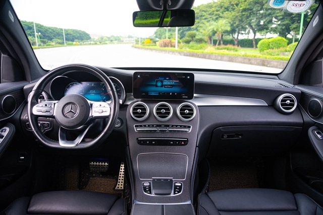‘Hàng hiếm’ Mercedes-Benz GLC 300 Coupe 2 năm tuổi được rao bán lại với mức giá gần 2,7 tỷ đồng - Ảnh 10.