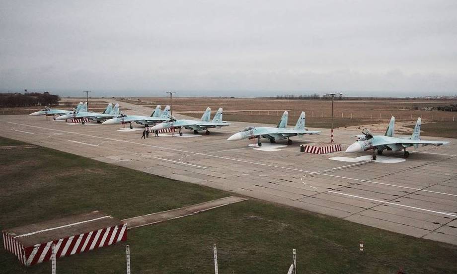 Tiêm kích Su-27 Nga triển khai ở căn cứ Belbek hồi năm 2014. Ảnh: TASS.