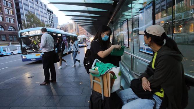 A study found women suffered more job losses and poorer mental health than men during the pandemic. (Steven Saphore/AAP PHOTOS)