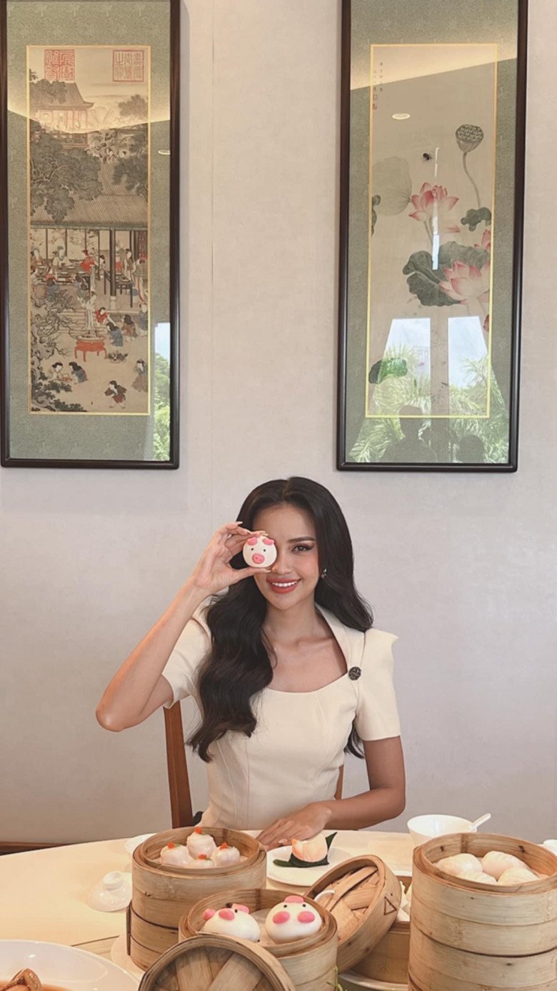 Hoa hậu Hoàn vũ Ngọc Châu chỉ dám ăn 200g thịt gà mỗi ngày để giữ dáng - 3