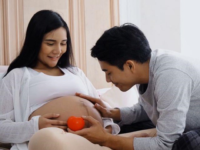 Nếu coi vợ là báu vật, chồng không ngại bên vợ 5 thời điểm này: Chồng bạn làm được không? - 1