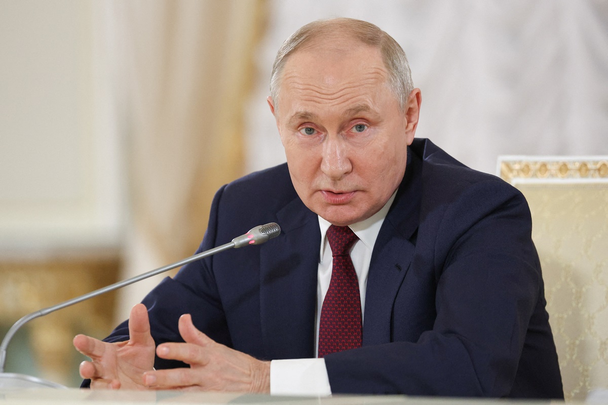 Tổng thống Nga Vladimir Putin phát biểu trong cuộc họp báo sau hội nghị thượng đỉnh Nga-châu Phi tại Saint Petersburg, hôm 29/7. Ảnh: Reuters