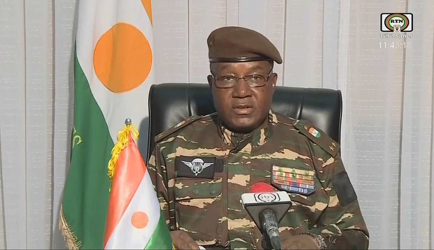 Tướng Abdourahamane Tiani phát biểu trên truyền hình quốc gia Niger ngày 28/7. Ảnh: AFP