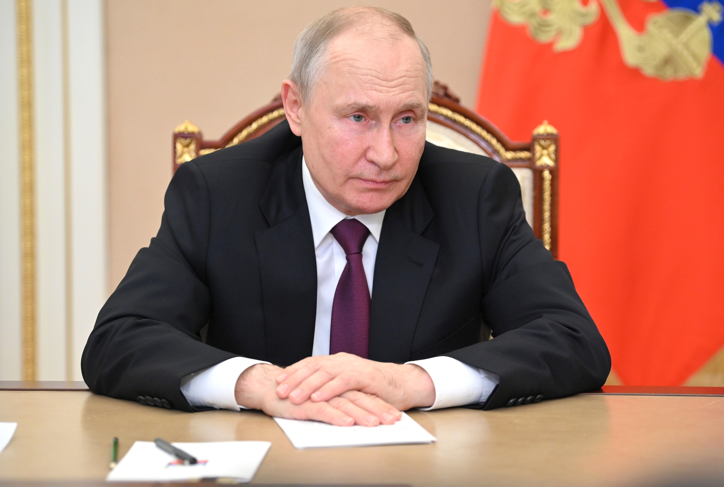 Tổng thống Nga Vladimir Putin chủ trì một cuộc họp trực tuyến tại Điện Kremlin, Moskva ngày 25/7. Ảnh: AFP
