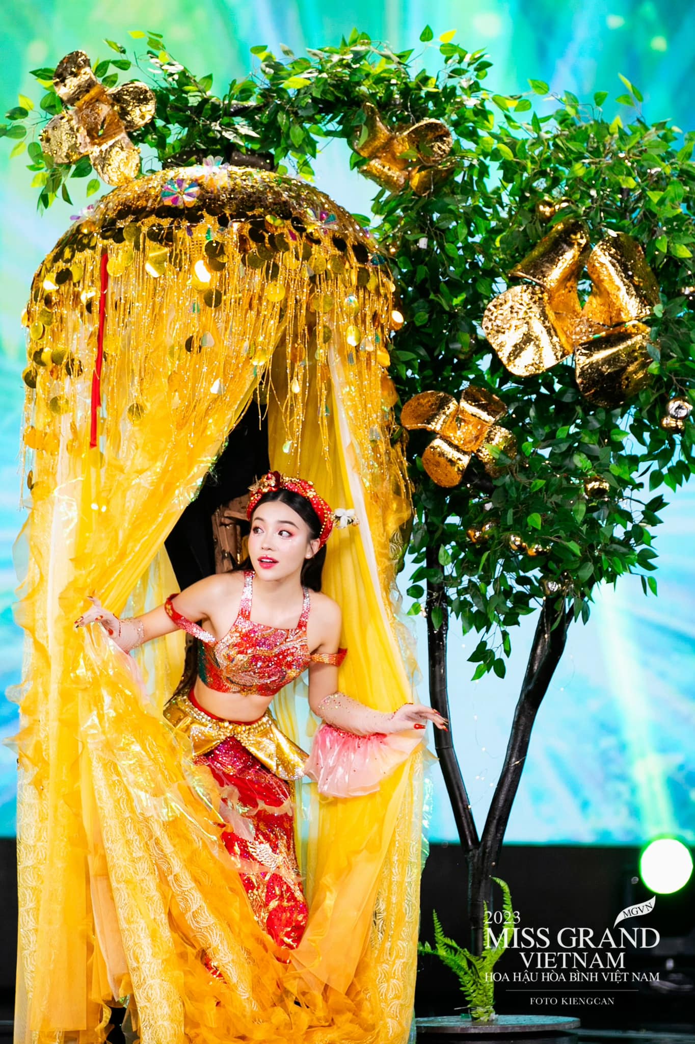 amp;#34;Cô Tấmamp;#34; Nguyễn Thùy Vi - người đẹp té trên sân khấu khi bị loại tại Miss Grand Vietnam 2023 là ai? - 8