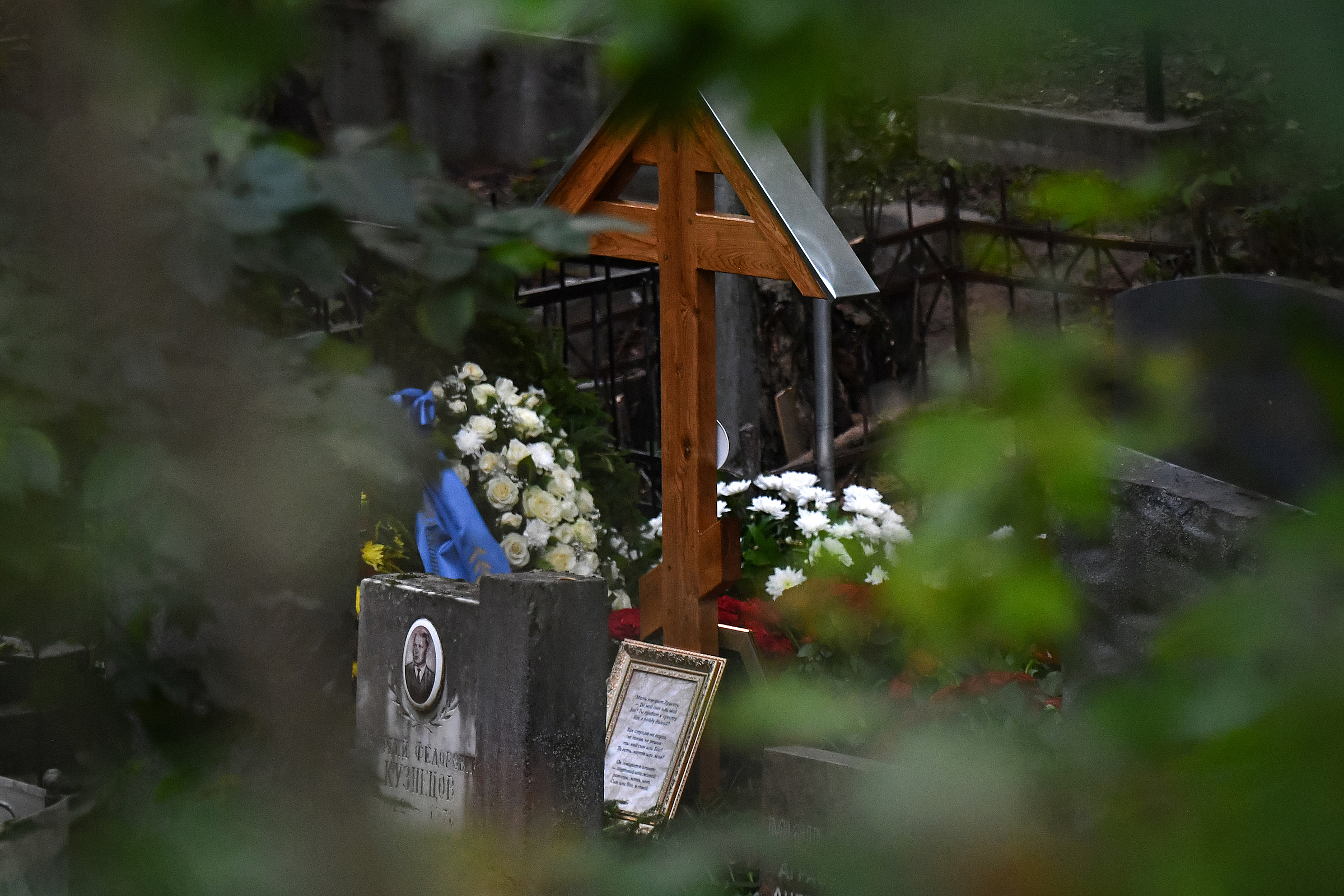 Phần mộ của ông trùm Wagner Prigozhin tại nghĩa trang Porokhovskoye, thành phố St. Petersburg, Nga ngày 29/8. Ảnh: AFP