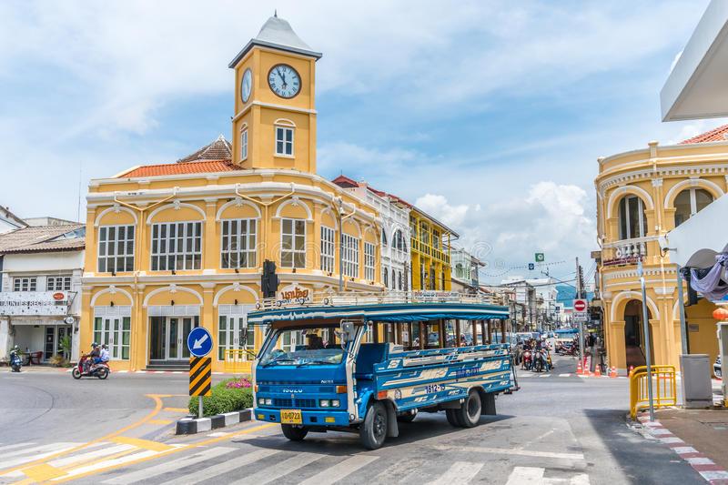 Dân sành du lịch mách nước loạt tọa độ không thể bỏ lỡ tại đảo thiên đường Phuket - Ảnh 4.