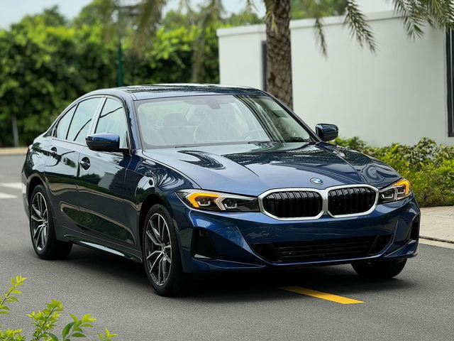 BMW 320i 2024 bán lại rẻ hơn 200 triệu đồng so với niêm yết: Người bán khẳng định 'mới 100%, chưa đăng ký, chưa đăng kiểm, vừa nhận đã bán luôn'- Ảnh 2.