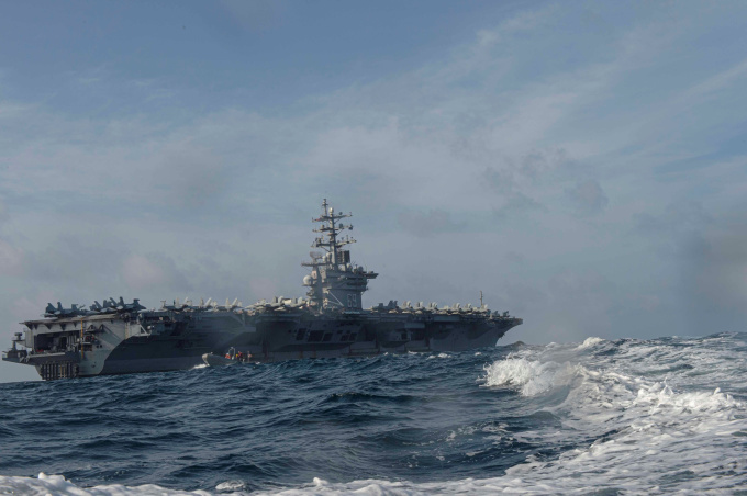 Tàu sân bay USS Dwight D. Eisenhower trong cuộc diễn tập trên Biển Arab tháng 4/2020. Ảnh: Reuters