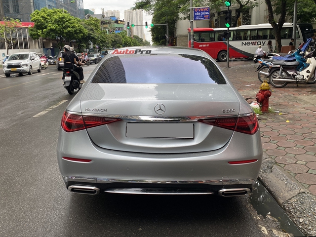 Mercedes-Maybach S 580 hàng hiếm lăn bánh trên phố Hà Nội: Giá khoảng 17 tỷ, màu độc, không bán chính hãng- Ảnh 6.