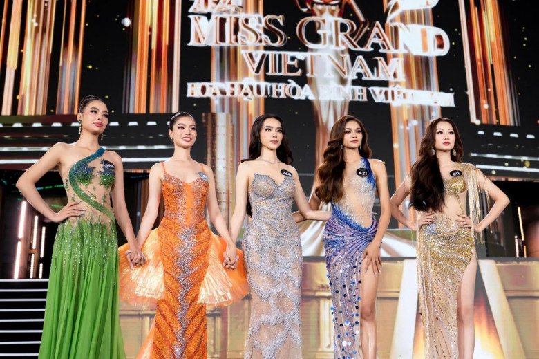 Hoa hậu Quế Anh và 4 Á hậu của Miss Grand Vietnam 2024.