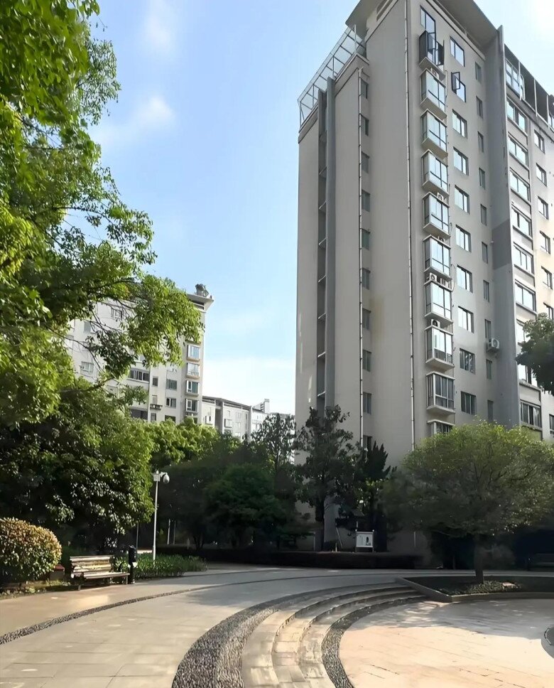 Năm nay và năm sau nên “cắn răng” mua nhà hay bán đi? Người trong cuộc chỉ ra 4 điều cần cân nhắc - 3