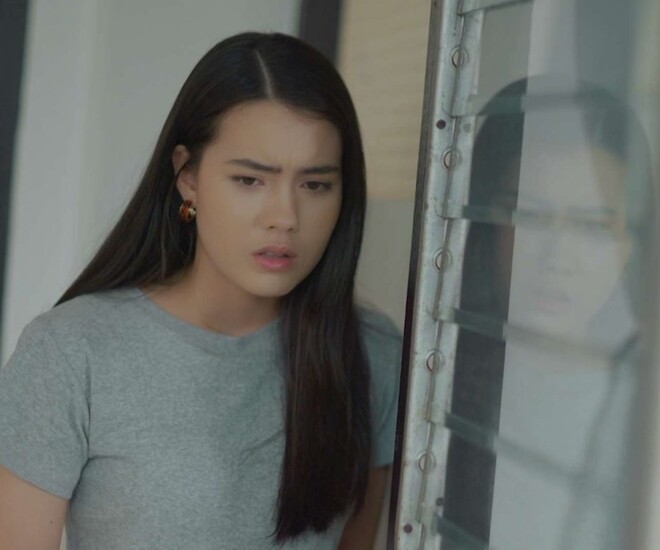 Tim tôi khựng lại một nhịp khi nghe thấy tiếng rên khe khẽ vọng ra từ phòng ngủ nhà chồng cũ. (Ảnh minh họa)