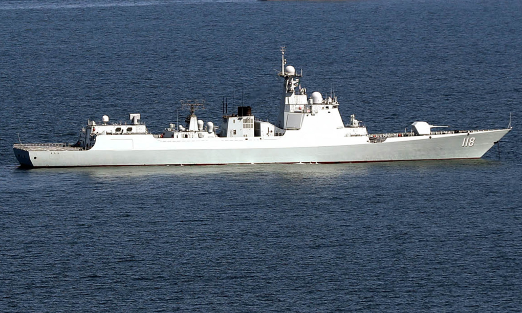 Khu trục hạm Urumqi Trung Quốc tại Vịnh Oman hồi năm 2024. Ảnh: AFP